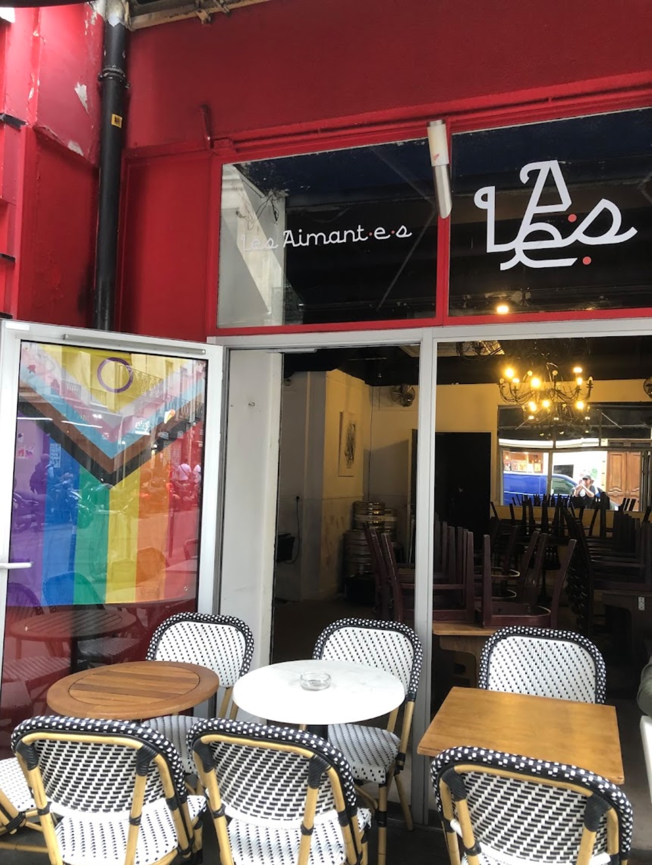 Apéro contact chez les filles